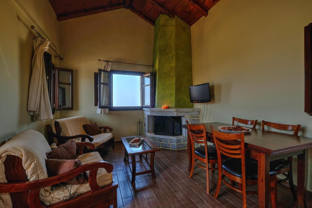Achelatis Traditional Guest Houses أريبوليس المظهر الخارجي الصورة