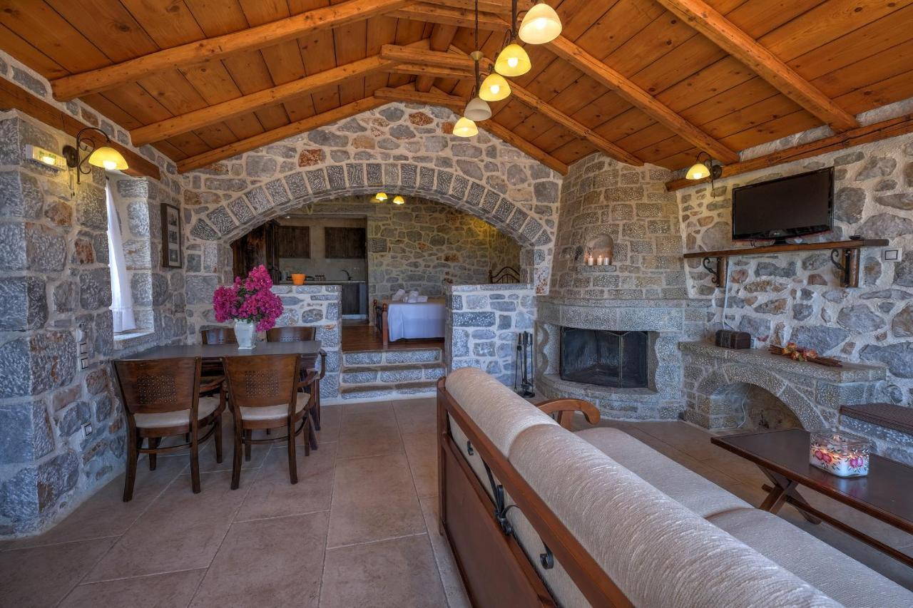 Achelatis Traditional Guest Houses أريبوليس المظهر الخارجي الصورة